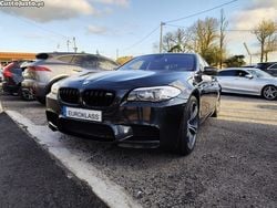 Cinza Usado 2012 BMW M5 Sedan | € 54.900