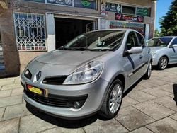 Cinzento Usado 2009 Renault Clio II | € 3.699 (Bom preço)