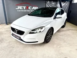 Branco Usado 2017 Volvo V40 Momentum Carrinha | € 17.990 (Preço justo)