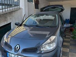 Usado 2007 Renault Clio III Sedan | € 5.500