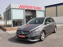 Cinzento Usado 2018 Mercedes B180 Edition Monovolume | € 17.900 (Preço justo)