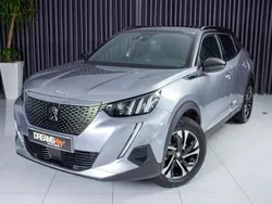 Cinzento Usado 2023 Peugeot e-2008 SUV | € 26.400 (Preço justo)