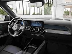 Preto Novo 2025 Mercedes GLA200 SUV | € 60.938