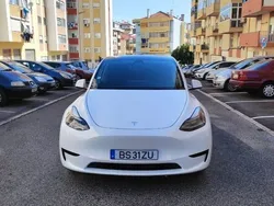 Branco Usado 2022 Tesla Model Y Standard Range SUV | € 33.500