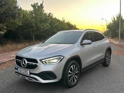 Cinzento Usado 2021 Mercedes GLA200 SUV | € 33.990