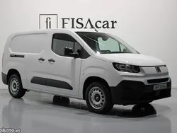 Branco Usado 2024 Fiat Doblò Monovolume | € 21.400 (Preço elevado)