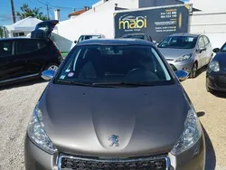 Castanho Usado 2015 Peugeot 208 Style Citadino | € 8.650 (Preço justo)