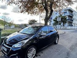 Usado 2016 Peugeot 208 Citadino | € 7.500 (Bom preço)