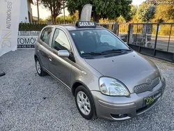 Cinza Usado 2004 Toyota Yaris | € 3.950 (Preço justo)