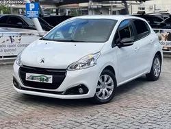 Branco Usado 2020 Peugeot 208 Active Citadino | € 12.990 (Bom preço)