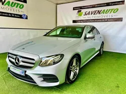 Cinzento Usado 2019 Mercedes E220 Sedan | € 29.900 (Bom preço)