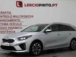 Cinzento Usado 2021 Kia Ceed Sedan | € 25.250 (Preço elevado)