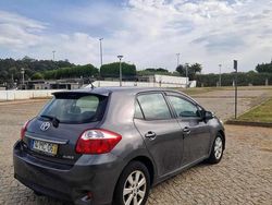 Cinzento Usado 2011 Toyota Auris Citadino | € 10.490 (Preço justo)