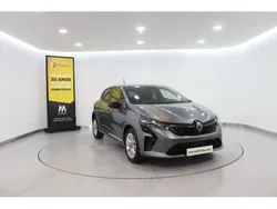 Cinzento Usado 2024 Renault Clio V Evolution | € 21.980 (Preço elevado)