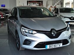 Cinza Usado 2023 Renault Clio V Evolution | € 17.830 (Preço justo)