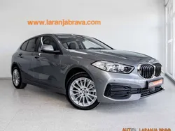 Cinza Usado 2024 BMW 116 Citadino | € 32.900 (Preço justo)