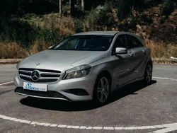 Cinza Usado 2014 Mercedes A180 Urban | € 12.990