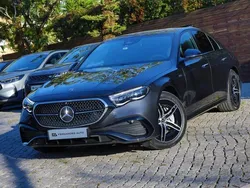 Cinza Usado 2025 Mercedes E300 Premium Sedan | € 74.990 (Preço justo)