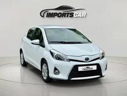 Branco Usado 2013 Toyota Yaris Hybrid Comfort | € 11.999 (Preço elevado)