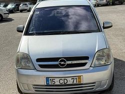Cinza Usado 2006 Opel Meriva Monovolume | € 2.750