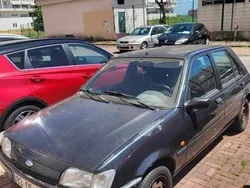 Preto Usado 1995 Ford Fiesta Citadino | € 500