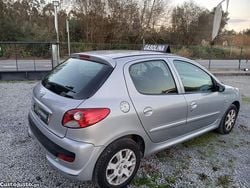 Cinza Usado 2011 Peugeot 206 | € 4.250