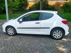 Branco Usado 2010 Peugeot 207 Citadino | € 3.500 (Bom preço)