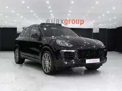 Preto Usado 2016 Porsche Cayenne SUV | € 51.990 (Caro)