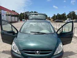 Usado 2002 Peugeot 307 Premium Sedan | € 2.800 (Preço justo)