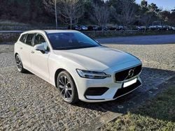 Branco Usado 2019 Volvo V60 Momentum Carrinha | € 24.000 (Preço justo)