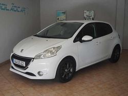 Branco Usado 2014 Peugeot 208 Citadino | € 7.500 (Preço justo)