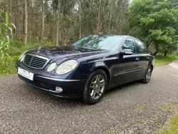 Azul Usado 2003 Mercedes E220 Avantgarde Sedan | € 7.750 (Preço elevado)