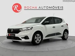 Branco Usado 2024 Dacia Sandero Essentiel Citadino | € 14.999 (Preço justo)