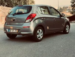 Usado 2013 Hyundai i20 Sedan | € 5.800