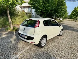 Branco Usado 2011 Fiat Grande Punto Citadino | € 3.650 (Bom preço)