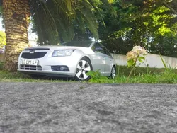 Cinzento Usado 2011 Chevrolet Cruze Sedan | € 9.000 (Caro)