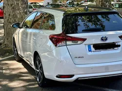Usado 2017 Toyota Auris Hybrid Sedan | € 16.800