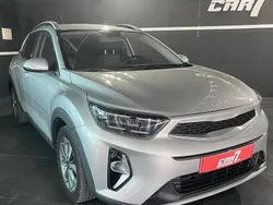 Cinza Usado 2022 Kia Stonic SUV | € 15.500 (Preço justo)
