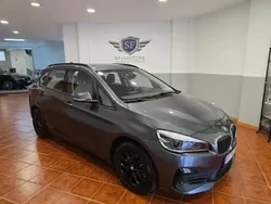 Cinzento Usado 2021 BMW 225 Active Tourer Advantage Monovolume | € 25.980 (Preço justo)
