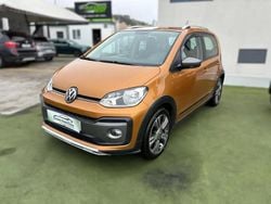 Castanho Usado 2018 VW cross up! Citadino | € 13.990