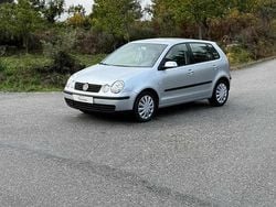 Cinzento Usado 2003 VW Polo Citadino | € 2.090