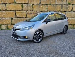 Cinzento Usado 2015 Renault Grand Scénic III Monovolume | € 11.500 (Preço justo)