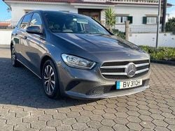 Usado 2020 Mercedes 180 AMG line Sedan | € 22.500 (Preço justo)