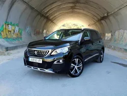 Preto Usado 2020 Peugeot 5008 Monovolume | € 26.590 (Preço justo)
