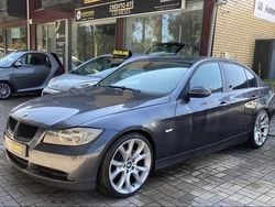 Cinza escuro Usado 2005 BMW 320 Exclusive Sedan | € 7.250 (Bom preço)