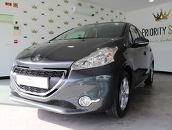 Cinza Usado 2015 Peugeot 208 Active Citadino | € 10.750 (Preço justo)