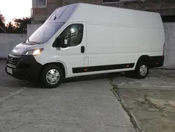 Branco Usado 2022 Fiat Ducato Van | € 33.990 (Preço elevado)