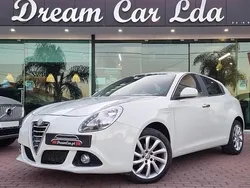 Branco Usado 2014 Alfa Romeo Giulietta Exclusive Citadino | € 11.500