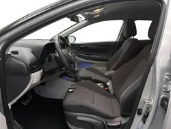 Cinza Usado 2022 Hyundai Bayon SUV | € 17.990 (Preço justo)