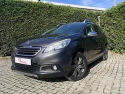 Cinzento Usado 2015 Peugeot 2008 Active SUV | € 10.490 (Bom preço)